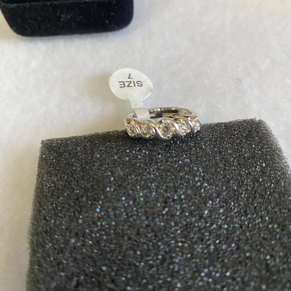 Ring - Picture 2 of 3